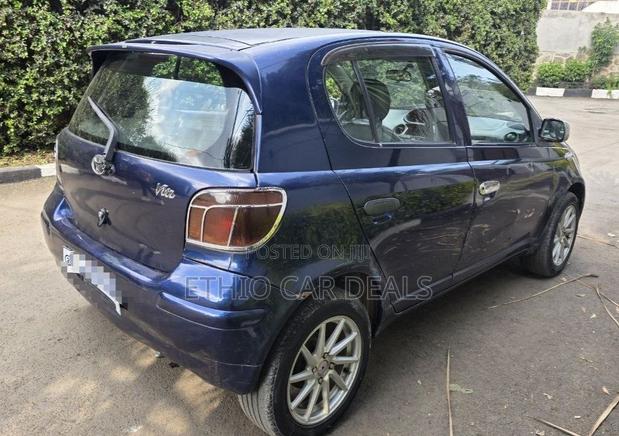 Toyota Vitz 2003 Blue