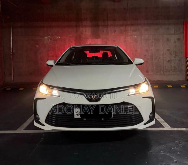 Toyota Corolla 2022 White