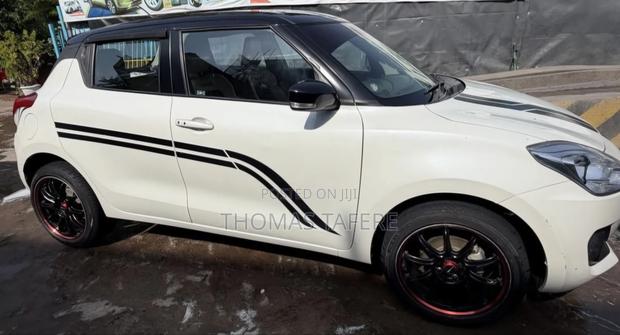 Suzuki Swift 2022 White
