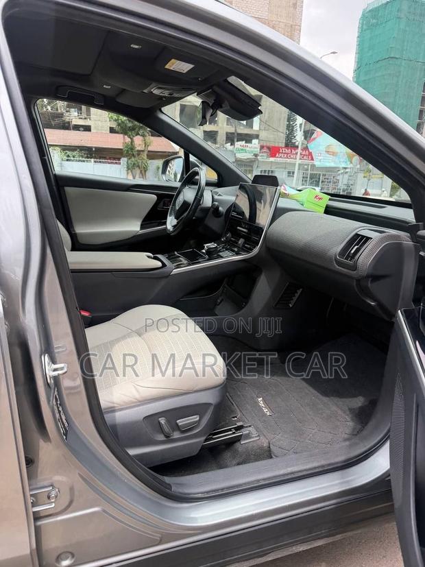Toyota bZ4X 71.4 kWh AWD 2022 Gray
