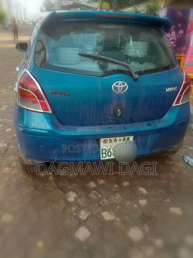Toyota Yaris 2010 Blue