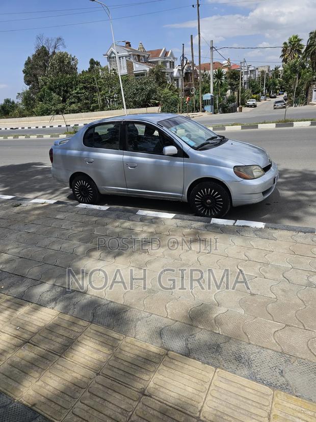 Toyota Platz 1.0 FWD 2001 Silver