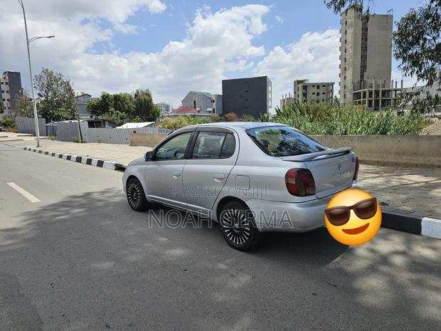 Toyota Platz 1.0 FWD 2001 Silver