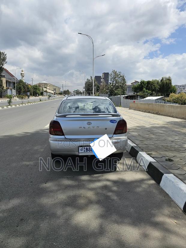 Toyota Platz 1.0 FWD 2001 Silver