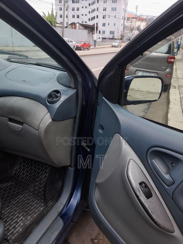 Toyota Vitz 2001 Blue