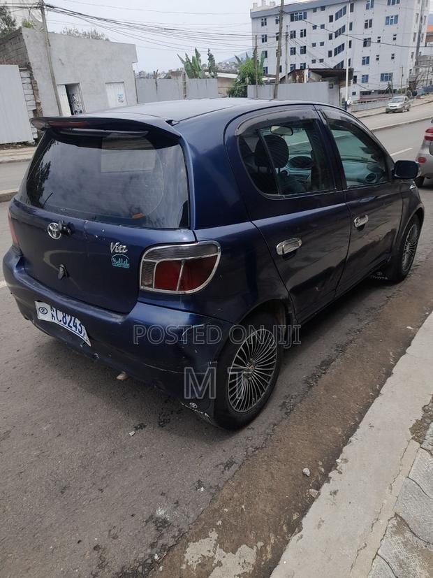 Toyota Vitz 2001 Blue