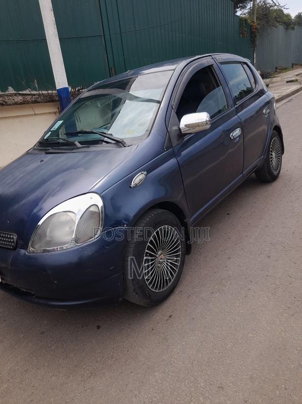 Toyota Vitz 2001 Blue