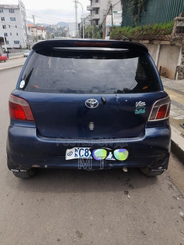 Toyota Vitz 2001 Blue