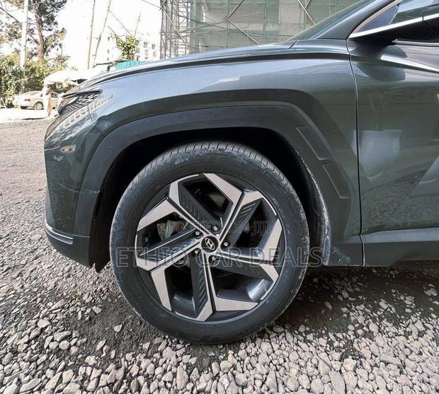 Hyundai Tucson 2023 Gray
