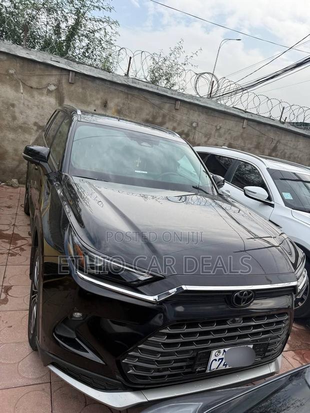 Toyota Grand Highlander Hybrid 2025 Black