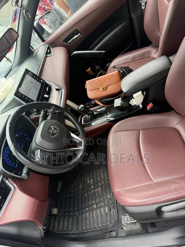 Toyota Grand Highlander Hybrid 2025 Black