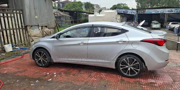 Hyundai Avante 2015 Purple