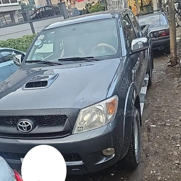 Toyota Hilux 2008 Gray