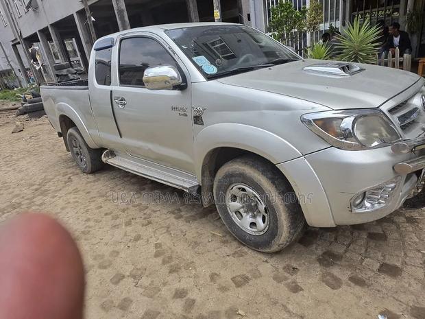 Toyota Hilux 2008 Gold
