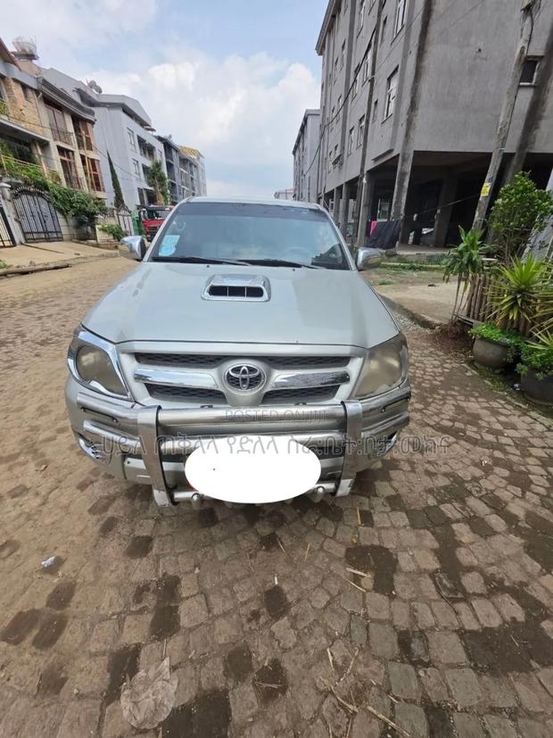 Toyota Hilux 2008 Gold