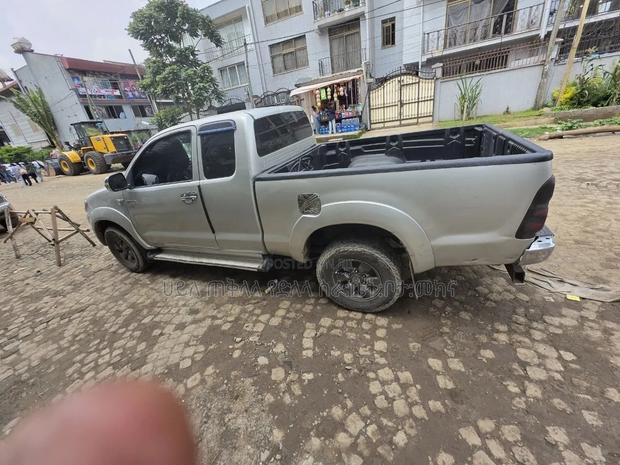 Toyota Hilux 2008 Gold