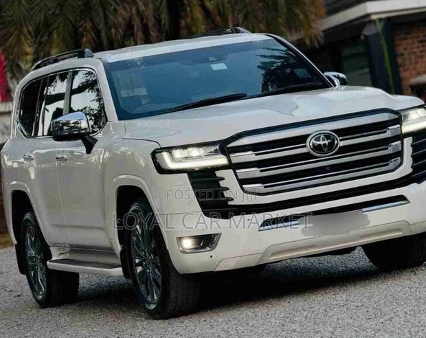 Toyota Land Cruiser 2022 White