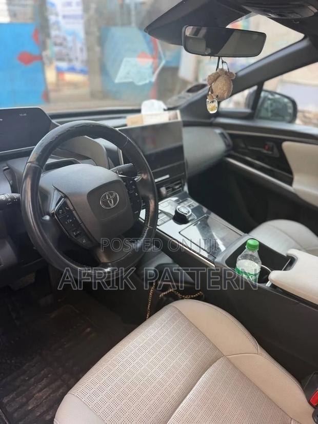 Toyota bZ4X 2023 White