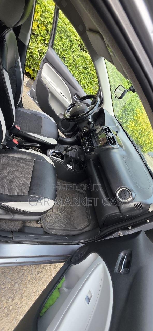 Mitsubishi Attrage 2021 Silver