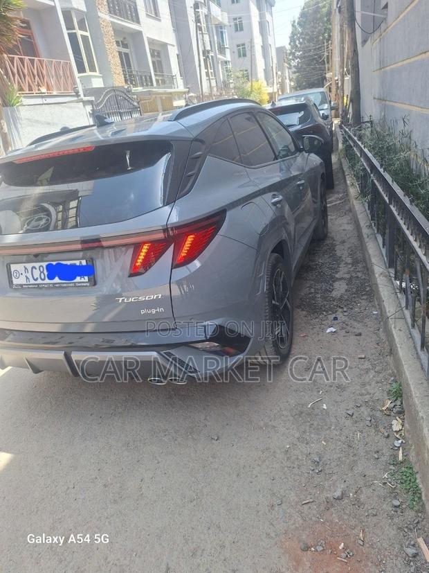 Hyundai Tucson Limited 2024 Gray
