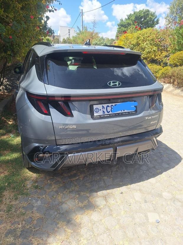 Hyundai Tucson Limited 2024 Gray