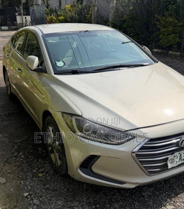 Hyundai Elantra 2017 Silver