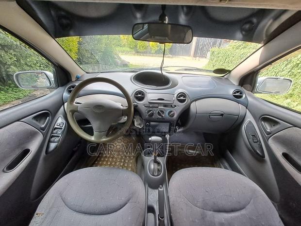 Toyota Vitz 1.0 FWD 5dr 2001 Silver