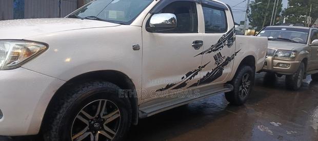 Toyota Hilux 2007 White
