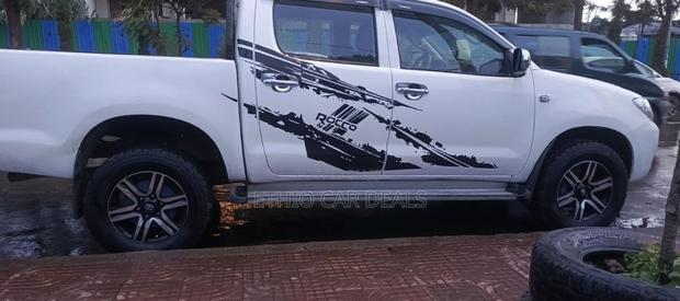Toyota Hilux 2007 White