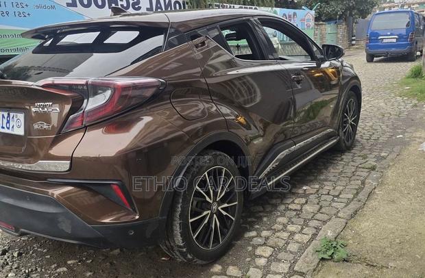 Toyota C-HR 2018 Brown