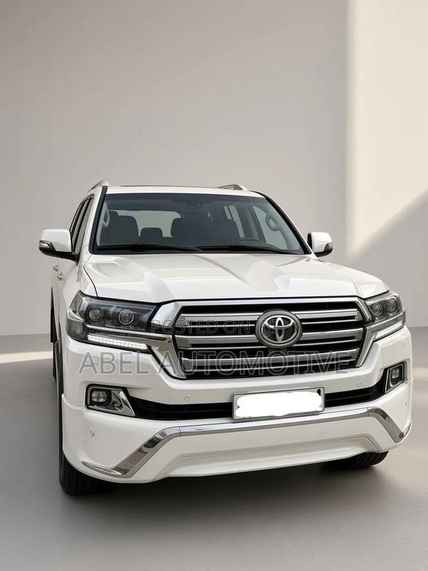 Toyota Land Cruiser 2012 White