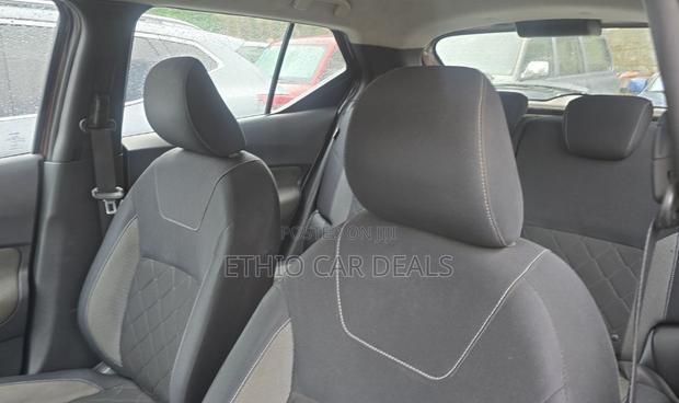 Nissan Kicks 2018 Brown