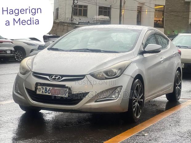 Hyundai Avante 2015 Beige