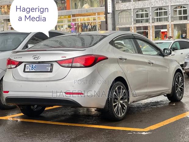 Hyundai Avante 2015 Beige