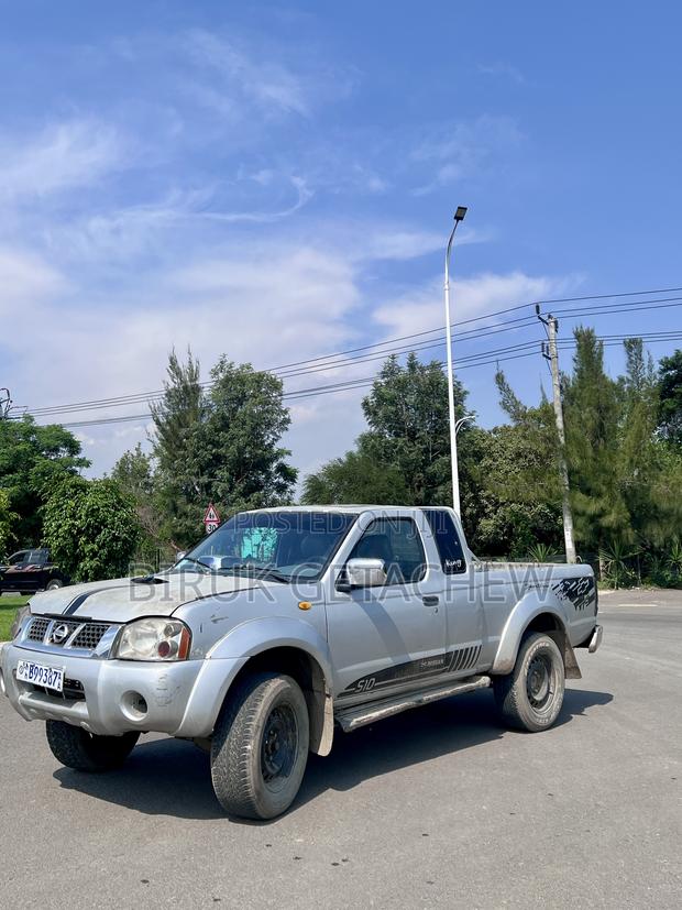 Nissan Navara 2004 Silver