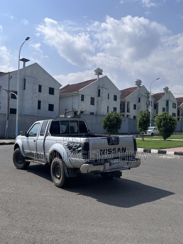 Nissan Navara 2004 Silver