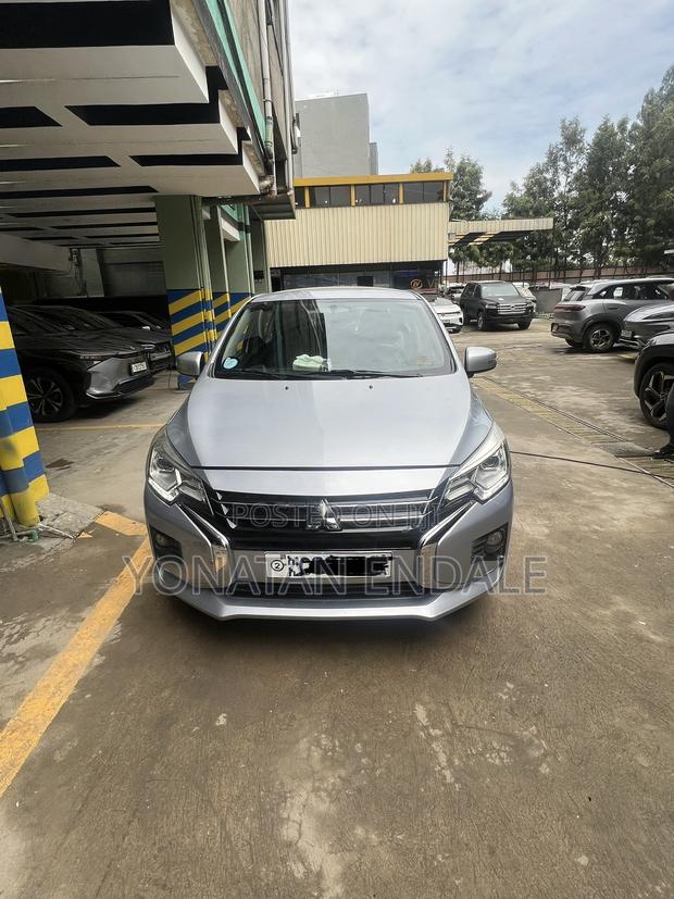 Mitsubishi Attrage 2021 Silver