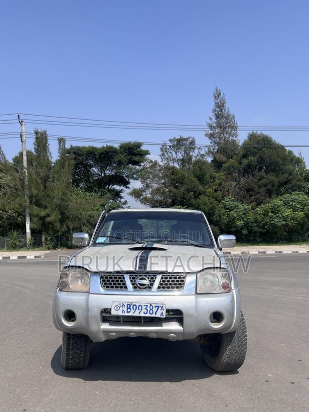 Nissan Navara 2004 Silver