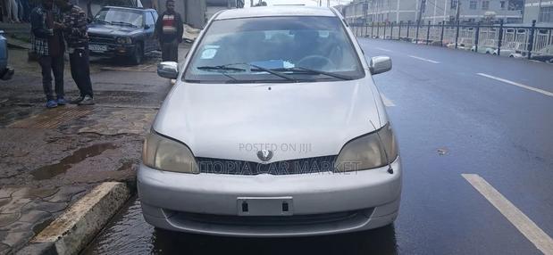 Toyota Platz 2001 Silver