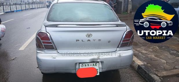 Toyota Platz 2001 Silver