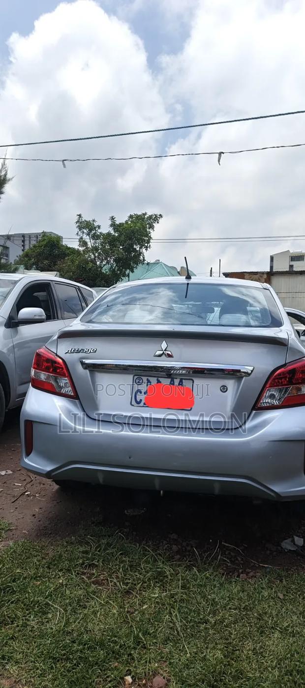 Mitsubishi Attrage 2021 Gray