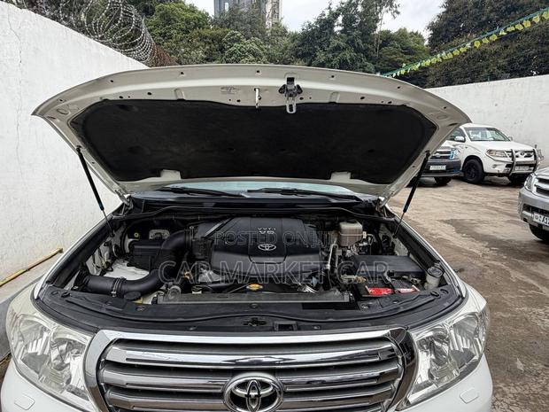 Toyota Land Cruiser 4.0 V6 GX-R 2010 White