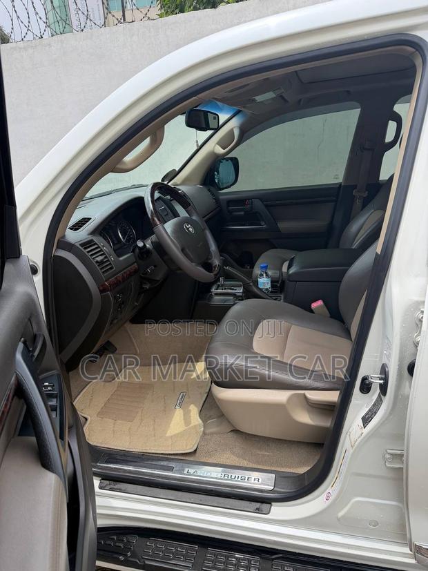 Toyota Land Cruiser 4.0 V6 GX-R 2010 White