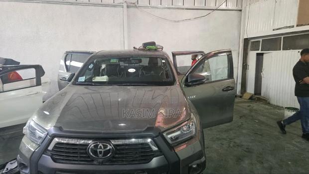 Toyota Hilux 2025 Blue