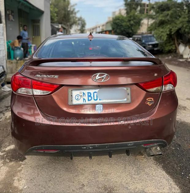 Hyundai Avante 2013