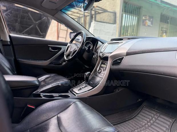 Hyundai Avante 2013