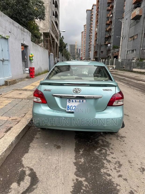 Toyota Belta 2007 Blue