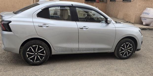 Suzuki Dzire 2025 Silver