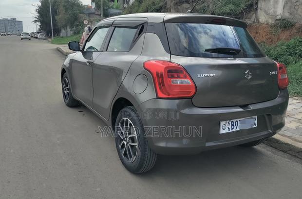 Suzuki Swift 2021 Gray