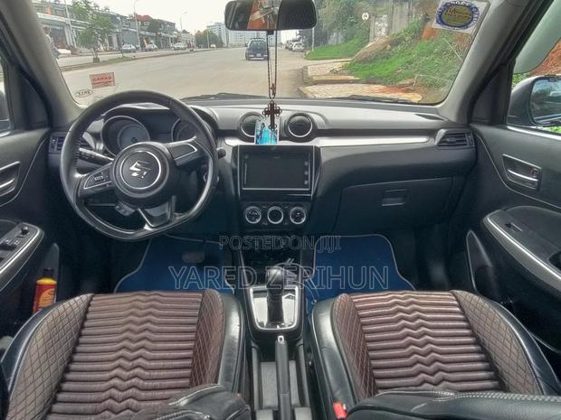 Suzuki Swift 2021 Gray